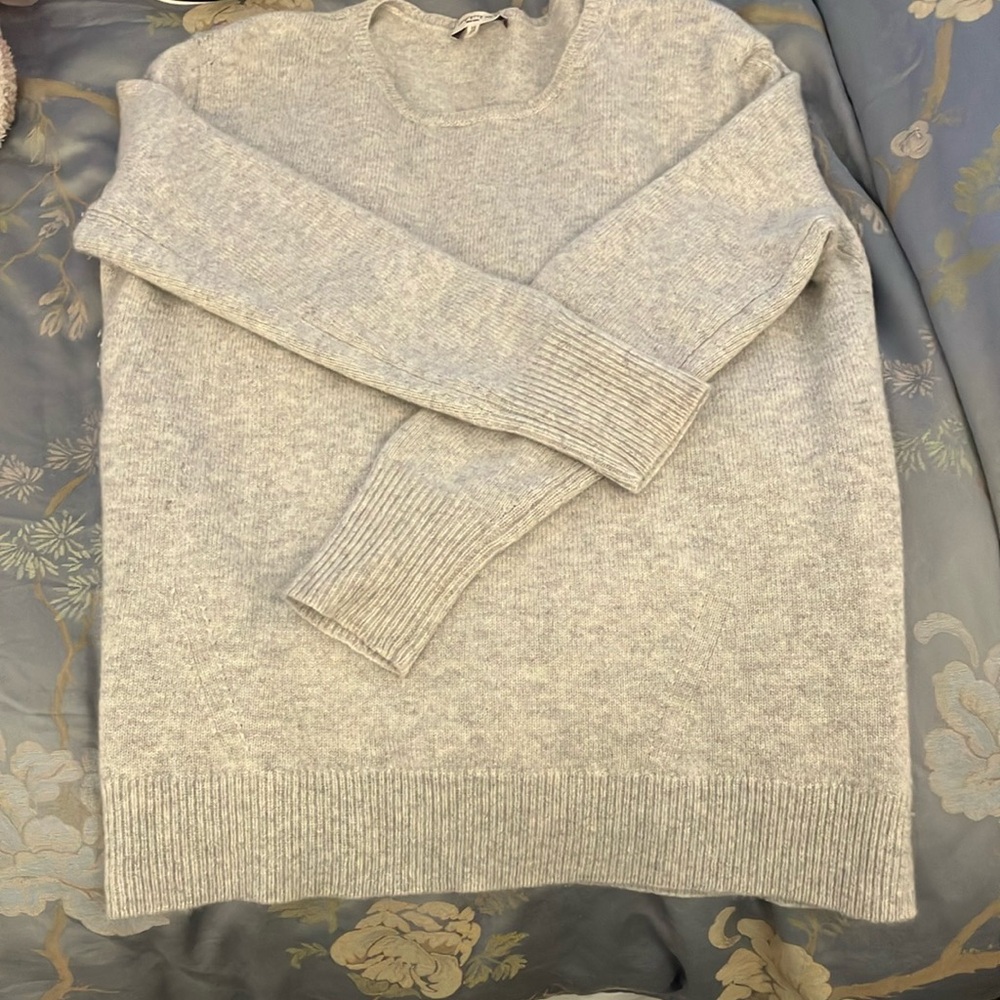 Lafayette 148 New York Gray Cashmere Sweater